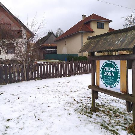 Gazdovsky Dvor "U Tlaciarov" Liptovsky Trnovec Bagian luar foto