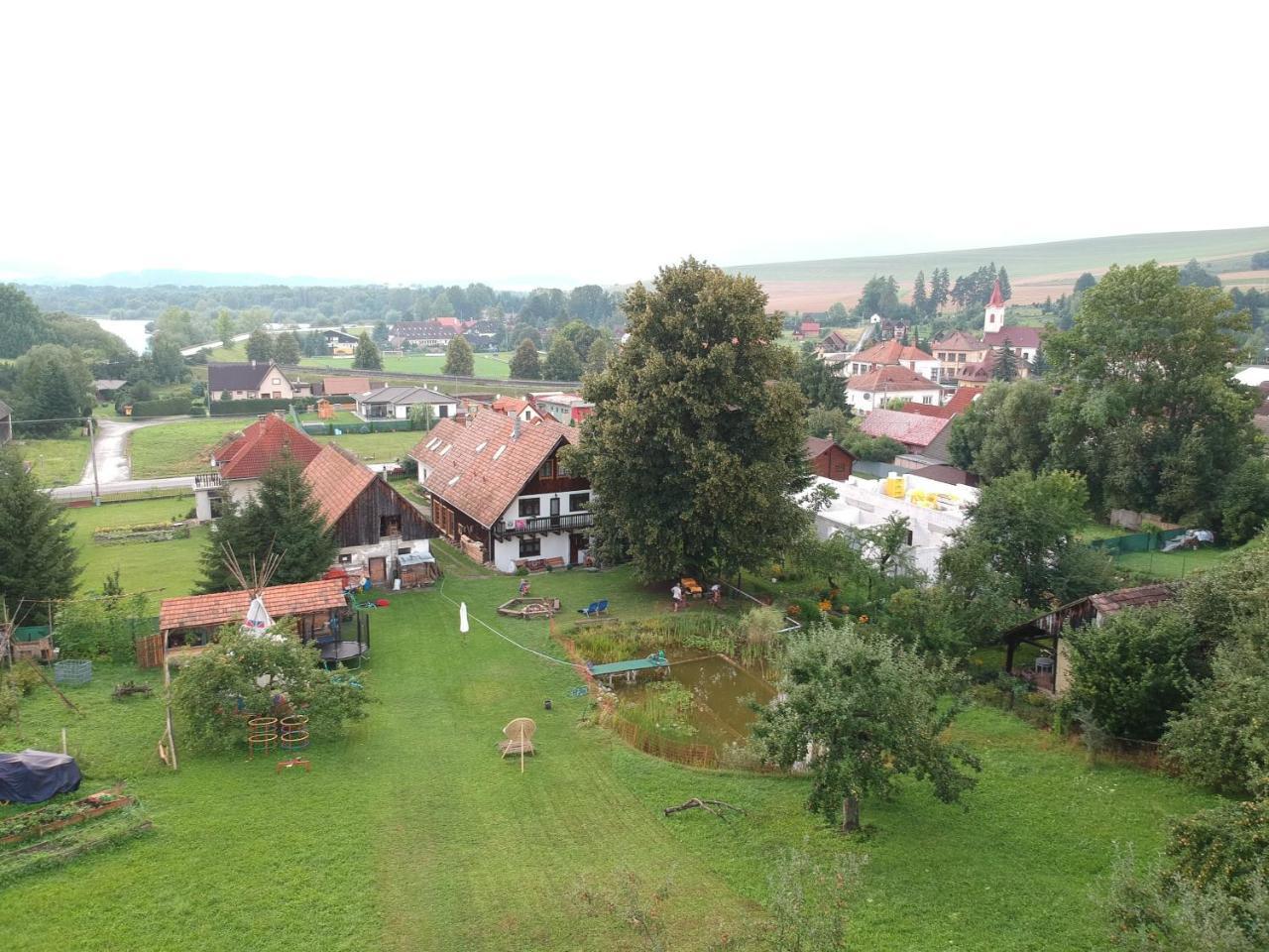 Gazdovsky Dvor "U Tlaciarov" Liptovsky Trnovec Bagian luar foto